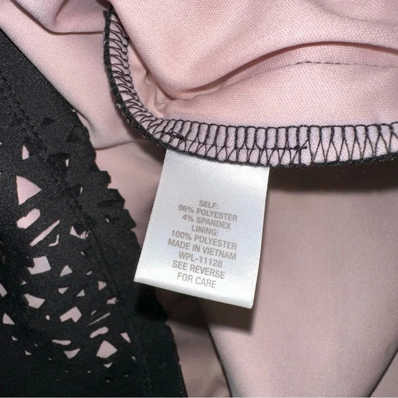 dress barn Camryn 12 black laser cut short sleeve dress‎ - Picture 6 of 7